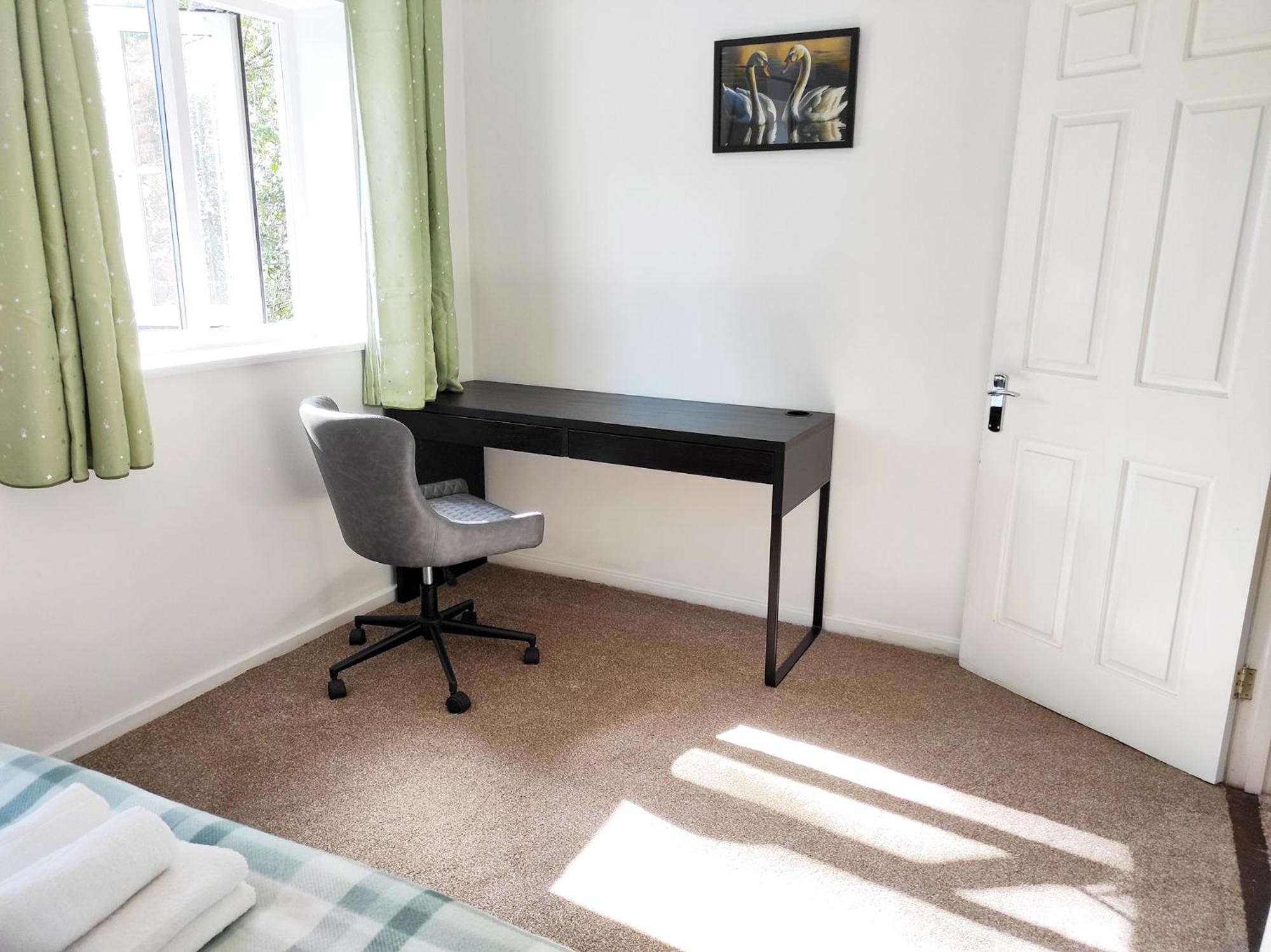 The Swans - Two-Bedroom City Centre House With Parking Oxford Exterior photo