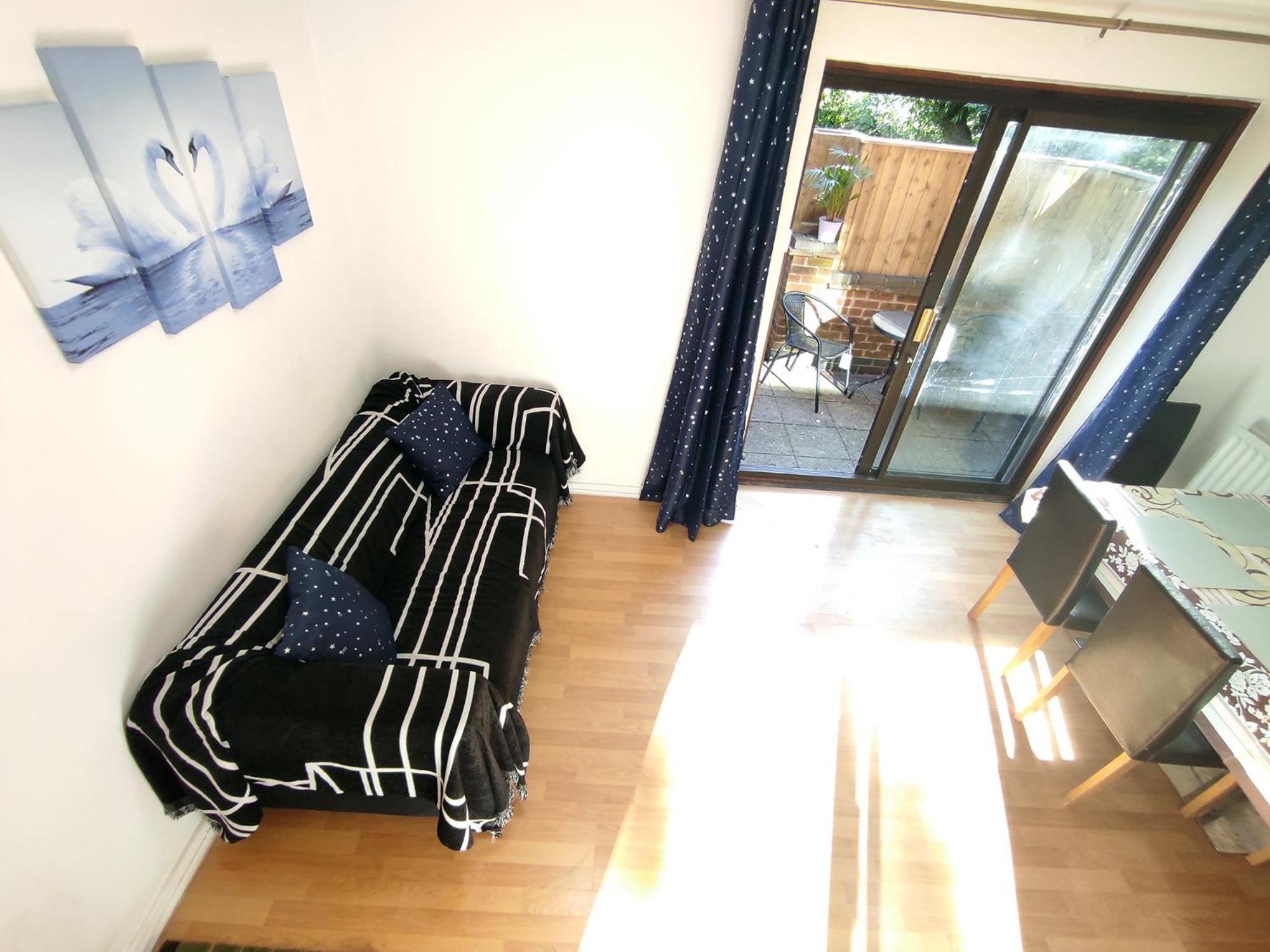 The Swans - Two-Bedroom City Centre House With Parking Oxford Exterior photo